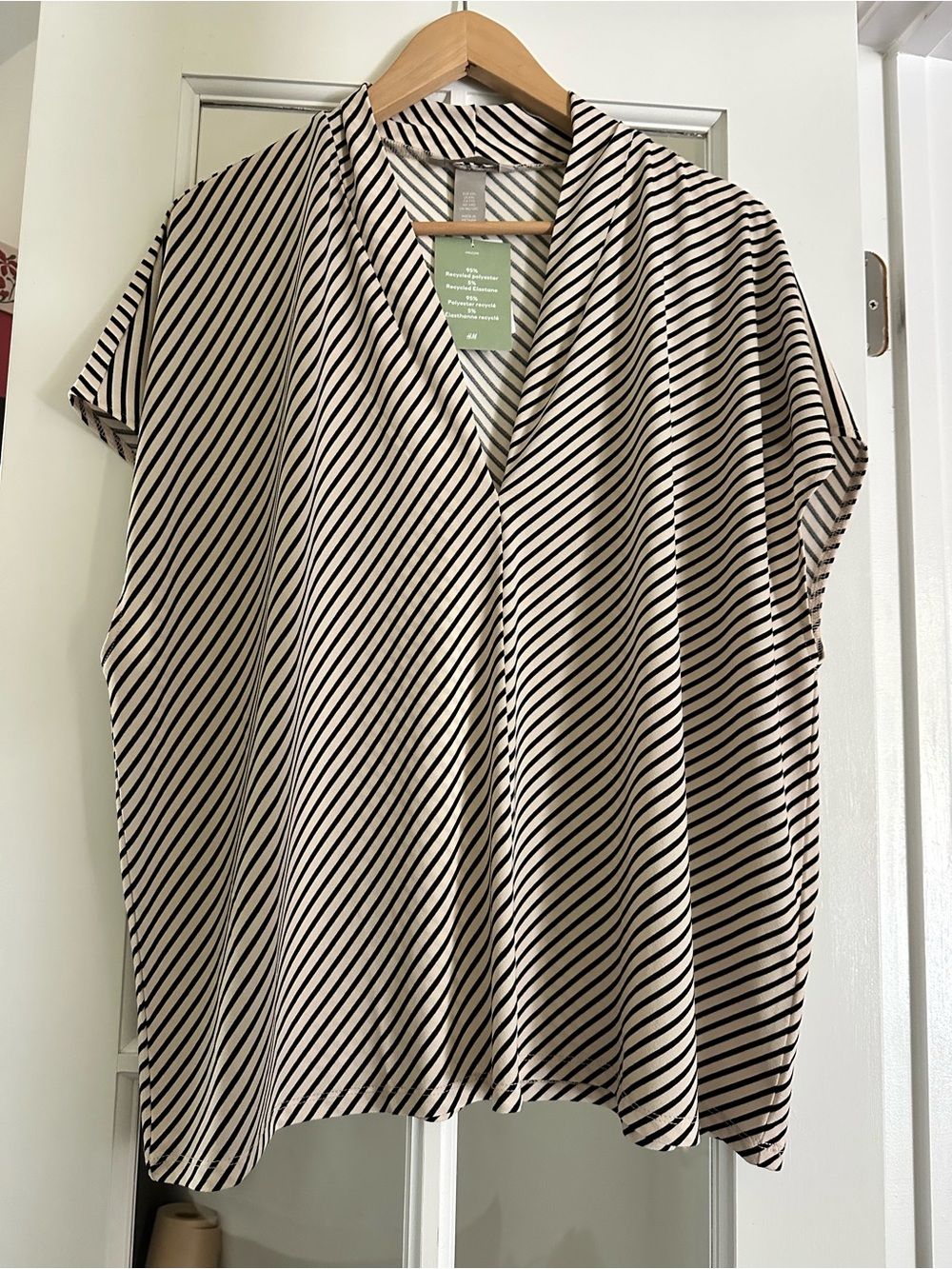 H&M Diagonal Striped V-Neck Short Sleeve Top - Cream & Black